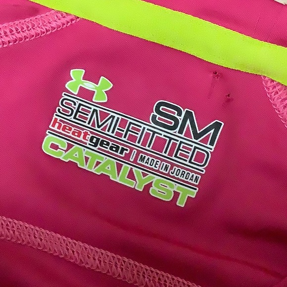 🔥 Under Armour fuchsia pink catalyst long sleeve shirt - Picture 4 of 5